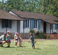 La Trobe's Cottage - Palm Beach Accommodation