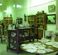 Glenleigh Antiques - Palm Beach Accommodation