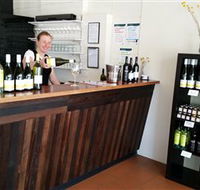 Billy Button Wines - Palm Beach Accommodation