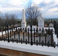 Hamilton Humes Grave - Palm Beach Accommodation