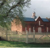 Cooma Cottage - Palm Beach Accommodation