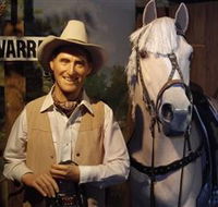 Big Golden Guitar Tourist Centre - Palm Beach Accommodation