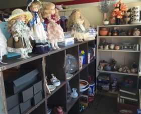 Corryong Op Shop - Palm Beach Accommodation 2