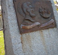 Thunderbolt's Statue and Constable Walker Memorial - Palm Beach Accommodation