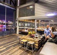 The Theatre Bar at the End of The Wharf - Palm Beach Accommodation