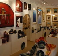 Articles Fine Art Gallery - Palm Beach Accommodation