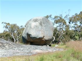 Tolmer Rocks - Palm Beach Accommodation 0