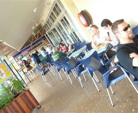 Beachfront Hotel - Palm Beach Accommodation 3