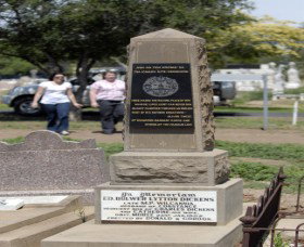 Historical Cemetery Moree - Palm Beach Accommodation 0