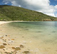 Connie Bay on Keswick Island - Palm Beach Accommodation