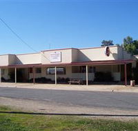 Brocklesby Hotel - Palm Beach Accommodation