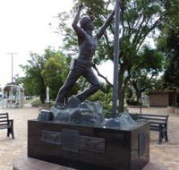 Miners Memorial Statue - Palm Beach Accommodation