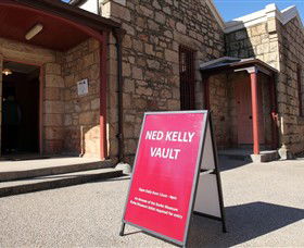 Ned Kelly Vault - Palm Beach Accommodation 4