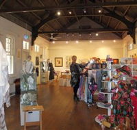 Gallery On Track - Palm Beach Accommodation