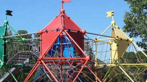 Fadden Pines Playground - Palm Beach Accommodation 3