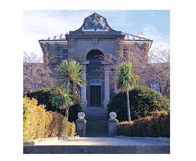 Lambie Town Walk - Palm Beach Accommodation 0