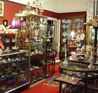 Nerilee Antiques - Palm Beach Accommodation