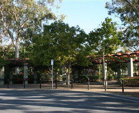 Logan Gardens - Palm Beach Accommodation 1
