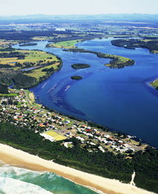 Manning Point Beach - Palm Beach Accommodation 0