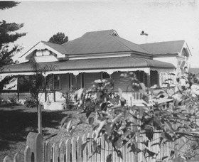 Crawford House - Palm Beach Accommodation 2