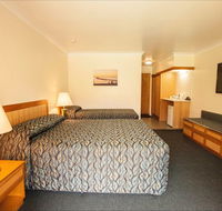 Comfort Inn Bay of Isles - Palm Beach Accommodation