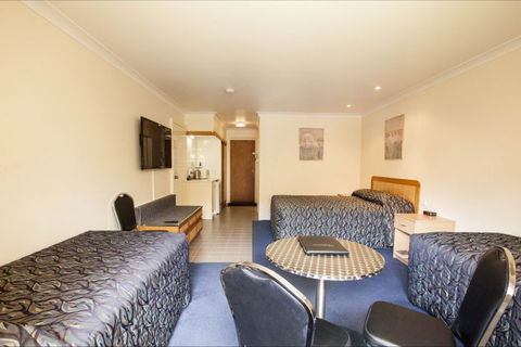 Comfort Inn Bay Of Isles - Palm Beach Accommodation 2