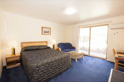 Comfort Inn Bay Of Isles - Palm Beach Accommodation 9