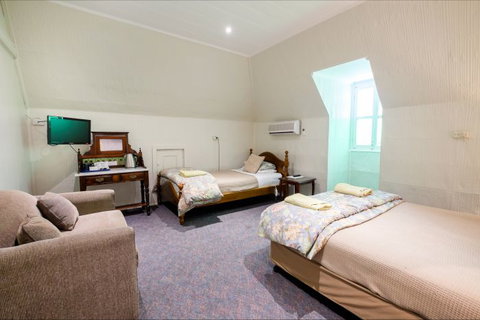 Peel Inn Nundle - Palm Beach Accommodation 4