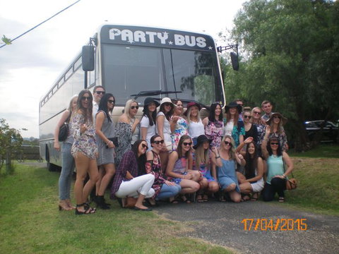 R & R Bus And Leisure Hire - Palm Beach Accommodation 1