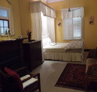 Guy House Bed and Breakfast - Palm Beach Accommodation