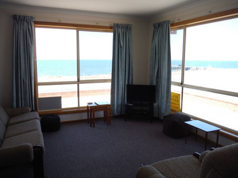 Gulf View - Palm Beach Accommodation 1