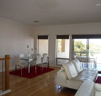 Avalon A - Palm Beach Accommodation