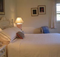 Trafalgar Bed and Breakfast and Annie's cottage - Palm Beach Accommodation