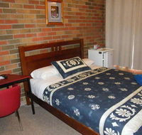 Boomers Guest House Hamilton - Palm Beach Accommodation