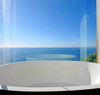 Kamekura Binalong - Palm Beach Accommodation