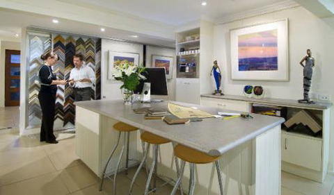 Art Nuvo Gallery - Palm Beach Accommodation 0