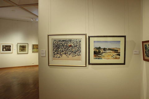 Gosford Regional Gallery & Gardens - Palm Beach Accommodation 1