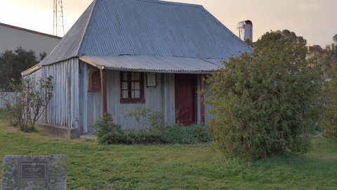 Pye Cottage Museum - Palm Beach Accommodation 0