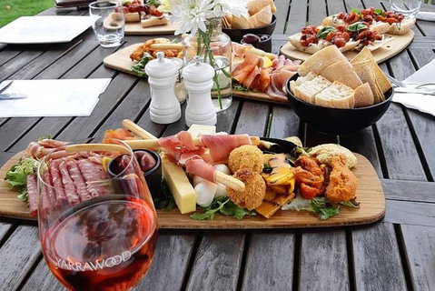 CHEVY CONVERTIBLE Package For 2 People- Wine Lunch Cheese & Chocolate From Melb. - Palm Beach Accommodation 10
