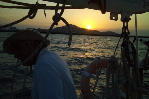 Townsville Early Morning Sailing Cruise Boat Tour - Palm Beach Accommodation 7
