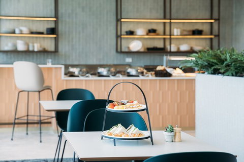 Sydney Airport Plaza Premium Lounge - Palm Beach Accommodation 5