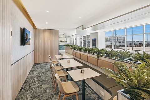 Sydney Airport Plaza Premium Lounge - Palm Beach Accommodation 2