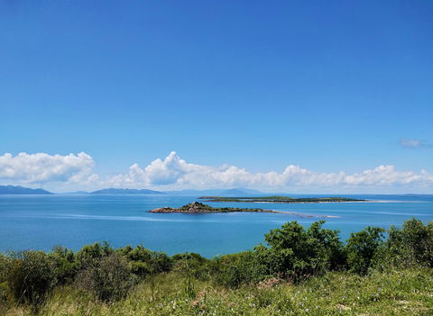 Bowen - Flagstaff Hill Lookout - Palm Beach Accommodation 0