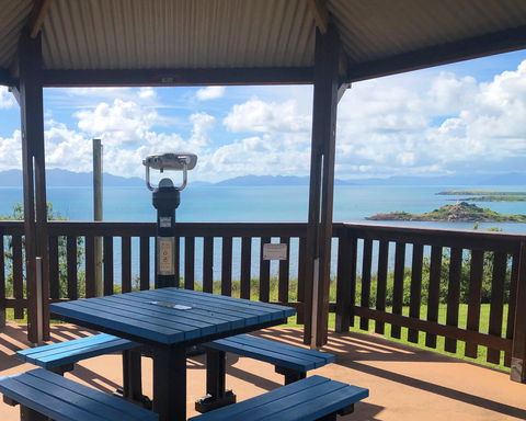 Bowen - Flagstaff Hill Lookout - Palm Beach Accommodation 1