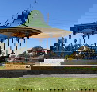 Davies Square Wallaroo - Palm Beach Accommodation