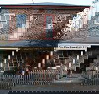 Bay Tree Gallery - Palm Beach Accommodation