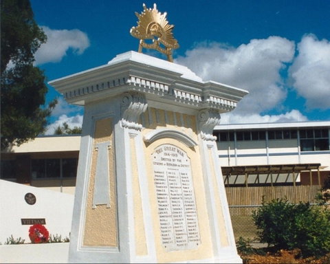 Beenleigh War Memorial - Palm Beach Accommodation 0