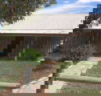 Early Settlers Cottage Solly's Hut - Palm Beach Accommodation