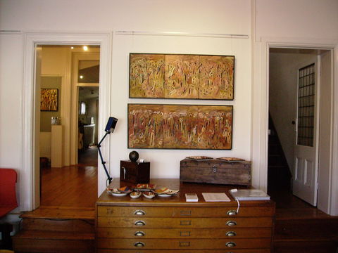 Falkner Gallery - Palm Beach Accommodation 1
