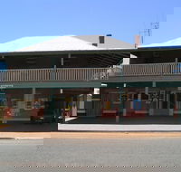 Fifield - Palm Beach Accommodation